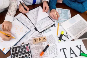 पान मसाला बनाने वाले समूहों ने लगाया 400 करोड़ का चूना, आयकर ने मारा छापा