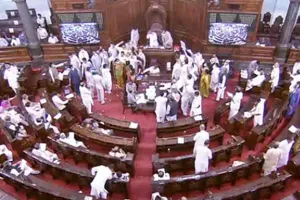 पेगासस विवाद: तृणमूल सदस्यों ने राज्यसभा में उछाले कागज के टुकड़े