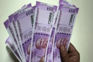 तीन महीनों में रुपये का पहला बड़ा उछाल, 43 पैसे मजबूत होकर डॉलर पर 74.31 प्रति बंद