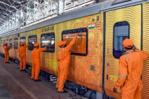 कोरोना के कारण हिचकोले खा रही प्राइवेट ट्रेन चलाने की योजना