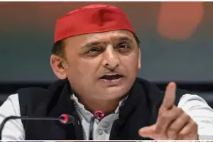 ब्लॉक प्रमुख चुनाव: अखिलेश ने भाजपा पर साधा निशाना, अधिकारियों का दी ये चेतावनी