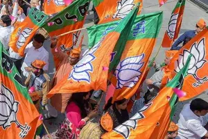 जिला पंचायत अध्यक्ष चुनाव: भाजपा का दबदबा, अखिलेश का हमला, सीएम ने दी बधाई