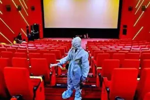 यूपी: सिनेमा हाल, मल्टीप्लेक्स, जिम व स्टेडियम खोलने को लेकर जारी की ये गाइडलाइन