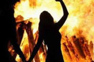 फतेहपुर: मामूली विवाद के बाद पत्नी और बेटी को किया आग के हवाले