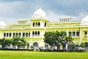 लखनऊ: लविवि में डेथ ऑफ संस्कृत शीर्षक पर छिड़ा विवाद, जानें क्या है मामला?
