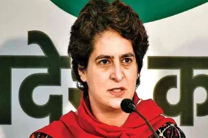 प्रियंका गांधी ने कसा तंज, कहा- हक मांगने पर यूपी सरकार बरसा रही है लट्ठ