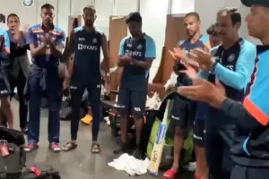 जीत के बाद द्रविड़ ने ड्रेसिंग रूम में कहा, भारत ने चैंपियन की तरह  किया पलटवार