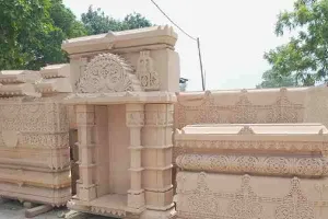 अयोध्या: पिंक सैंड स्टोन से किया जायेगा राममन्दिर का निर्माण, जानें क्या है खासियत