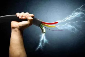 एटा: विद्युत करंट से लगने से लेखपाल समेत दो की मौत, एक झुलसा