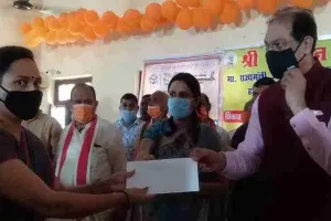 अमेठी: मोहसिन रजा ने सहायक अध्यापकों को वितरित किए नियुक्ति पत्र, कही ये बड़ी बात