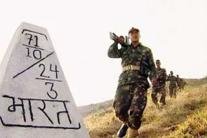 खटीमा: भारतीय सीमा में प्रवेश कर रहे युवक-युवतियों को एसएसबी ने रोका 