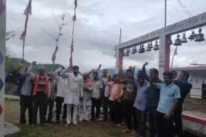 टनकपुर: मूलभूत सुविधाओं की बाट जोह रहा नेपाल सीमा से लगा सुनकुरी गांव