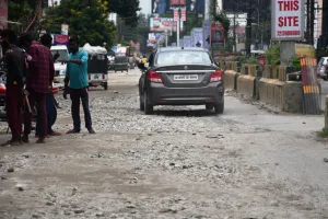 बरेली: पटेल चौक पर नाले का पक्का निर्माण शुरू, खुदाई से दिक्कत