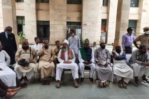 बरेली: जंतर-मंतर पर प्रदर्शन करने गए उलमा हिरासत में लिये गए, गाजियाबाद बार्डर पर छोड़ा