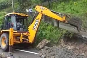 अतिवृष्टि के कारण उच्च हिमालयी क्षेत्र में छह सड़कें बंद, चीन सीमा से संपर्क कटा