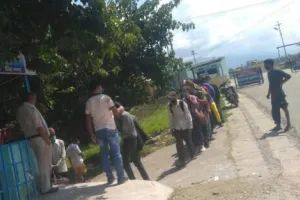 बनबसा: बार्डर के कोरोना जांच केंद्र में स्टाफ की कमी से फैली अव्यवस्था