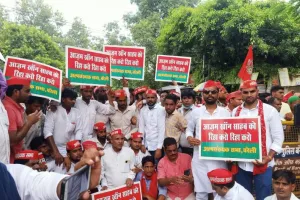 बरेली: आजम की रिहाई को लेकर सपाइयों ने निकाला पैदल मार्च