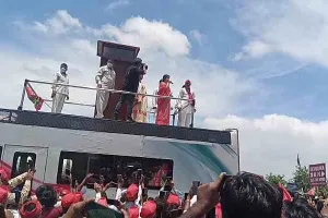 कन्नौज: डिंपल यादव ने भरी हुंकार, कहा- अब सत्ता परिवर्तन का वक्त आ गया है