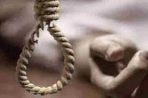 कुशीनगर: फंदे से लटकता मिला पूर्व छात्र नेता का शव, सुसाइड नोट पर उठा ये सवाल!