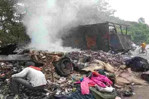 अयोध्या: सड़क पर चलती ट्रक बनी आग का गोला, जानें फिर क्या हुआ?