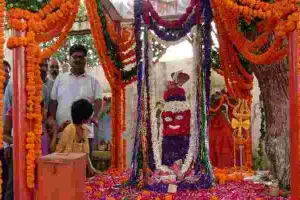 फतेहपुर: मंदिरों में लगा भक्तों का तांता, गूंजा हर-हर महादेव का जयकारा