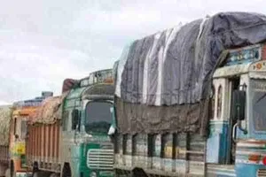 बांदा: ओवरलोडिंग पर लगाम लगाने के लिए लगाए गए रिटायर्ड फौजी, लेकिन…