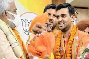 यूपी: स्क्रीनिंग कमेटी फेल, अब शराब तस्करी के आरोपी का भाजपा में हुआ स्वागत