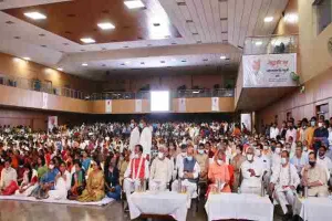 लखनऊ: मुलायम नहीं आए, सतीश मिश्रा ने दी कल्याण को श्रद्धांजलि