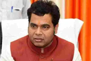 यूपी: ऊर्जा मंत्री ने कहा- नियम विरुद्ध विद्युत भार बढ़ाने के मामले में होगी कार्रवाई