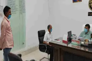 अमेठी: जनता दर्शन में डीएम ने सुनी जन समस्याएं, अधिकारियों दिए ये निर्देश