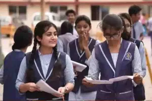 महोबा: 100 फीसदी अंक पाने वाली अनुसईया ने कहा- मेरे माता-पिता को इस उपलब्धि की अहमियत का अंदाजा नहीं