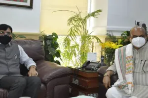 केंद्रीय स्वास्थ्य मंत्री से कर्नाटक सीएम ने की मुलाकात, टीकों की अधिक खुराकों की आपूर्ति का अनुरोध