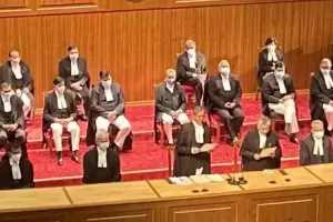Supreme court में पहली बार एक साथ 9 नए न्यायाधीशों ने पद की ली शपथ