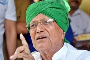 87 वर्ष के पूर्व मुख्यमंत्री ने दिया दसवीं कक्षा का कंपार्टमेंट पेपर