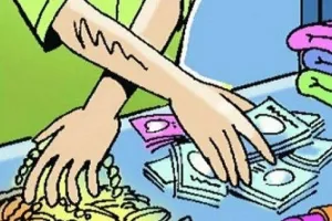 बरेली: आशुतोष सिटी में दिनदहाड़े पुलिसकर्मी के घर से लाखों की चोरी