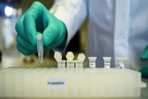 कोराेना संक्रमण की रोकथाम में कारगर है ये खास वैक्सीन, सुई की चुभन नहीं होती महसूस