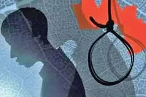 व्यवस्था पर सवाल