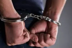 बरेली: गेट मैन से भिड़ा प्राइवेट बस का हेल्पर, आरपीएफ ने भेजा जेल