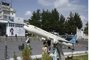 काबुल हवाईअड्डे पर अपने सुरक्षा सैनिकों को बढ़ाकर 6,000 तक करेगा अमेरिका