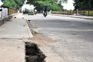 बरेली: प्रस्ताव-प्रस्ताव खेल रहे अधिकारी, किला पुल और जर्जर हो रहा