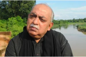 लखनऊ: मशहूर शायर मुनव्वर राना की बढ़ीं मुश्किलें, पीएल भारती ने दर्ज कराई एफआईआर