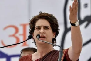 प्रियंका का दावा- महिलाएं चूल्हे पर खाना बनाने को मजबूर, उज्ज्वला के तहत मिले 90 प्रतिशत सिलेंडर धूल खा रहे