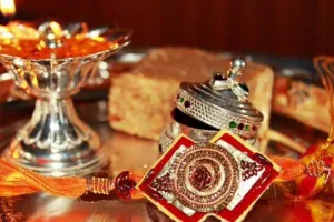 रक्षाबंधन के दिन इस बार भद्रा नहीं बनेगी बाधा, पूरे दिन भाइयों को बांध सकते हैं रक्षा सूत्र