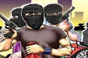 हरदोई: दिनदहाड़े दाल व्यापारी के यहां लुटेरों ने बोला धावा, तिजोरी में रखी नकदी लेकर हुए फरार