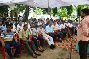 बरेली: शिक्षक संघ ने डीआईओएस कार्यालय पर दिया धरना