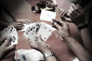 बरेली: होटल, घर, मैदान और छतों पर सजे जुए की फड़