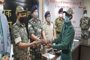 झारखंड की इस नीति से प्रभावित होकर माओवादी कर रहे आत्मसमर्पण और सरकारी योजनाओं का उठा रहे लाभ