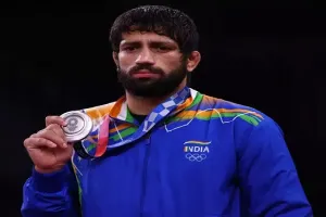 Tokyo Olympics: कुश्ती में रजत पदक जीतने पर लोकसभा ने रवि दहिया को दी बधाई