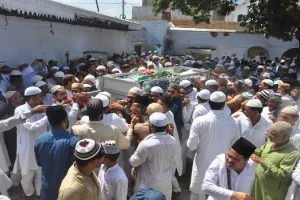 रामपुर: हाफिज शाह जमालुल्लाह के सज्जादानशीं नम आंखों के बीच सुपुर्द ए खाक