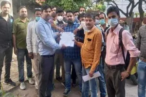 लखनऊ: वेतन बढ़ोतरी को लेकर आउटसोर्सिंग संविदा कर्मचारियों ने की मांग